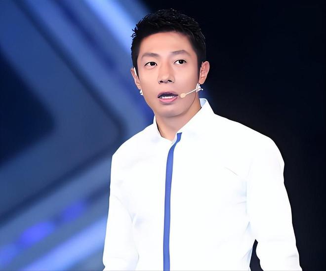 质疑仅用一个动作就透露了答案这次实锤了！央视主持撒贝宁遭(图12)