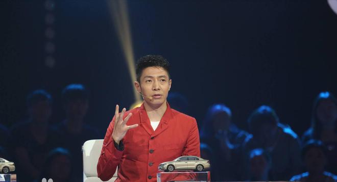 质疑仅用一个动作就透露了答案这次实锤了！央视主持撒贝宁遭(图16)