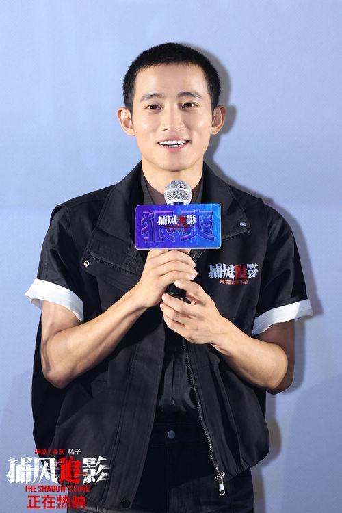 演 成龙梁家辉携双强阵容再掀狠爽热潮 观众直呼沉浸感太强“分分钟被爽到”燃爽不停！近十年最高分动作犯罪电影《捕风追影》举办中国澳门首映礼与广州路(图4)